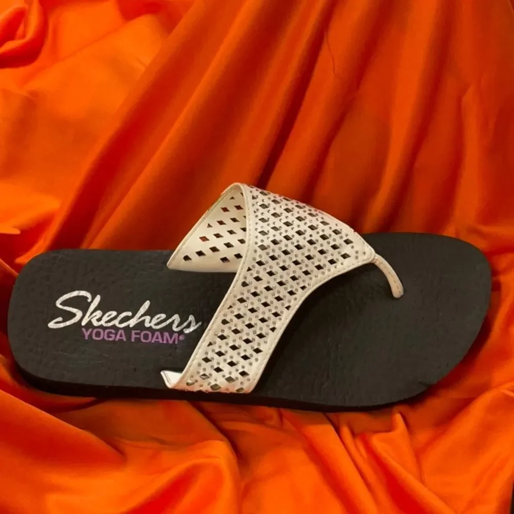 Skechers Yoga Foam Women's 9 Wedge Flip Flop Sandal